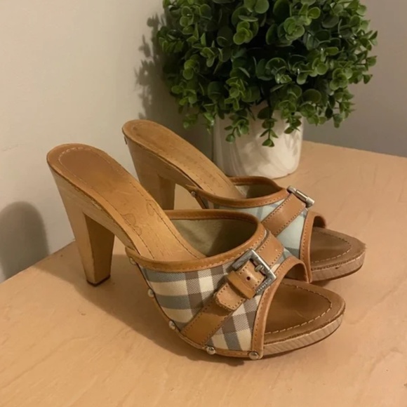 Burberry Wood heel sandals - Picture 2 of 10